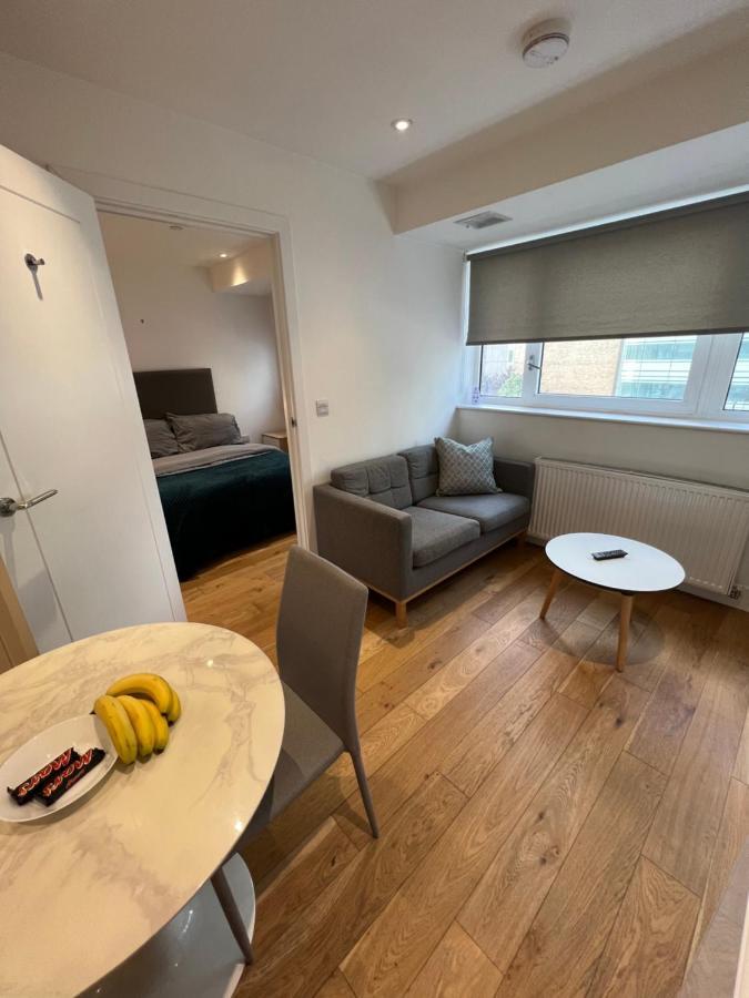 Lovely Apartment In The Centre Of Croydon Esterno foto