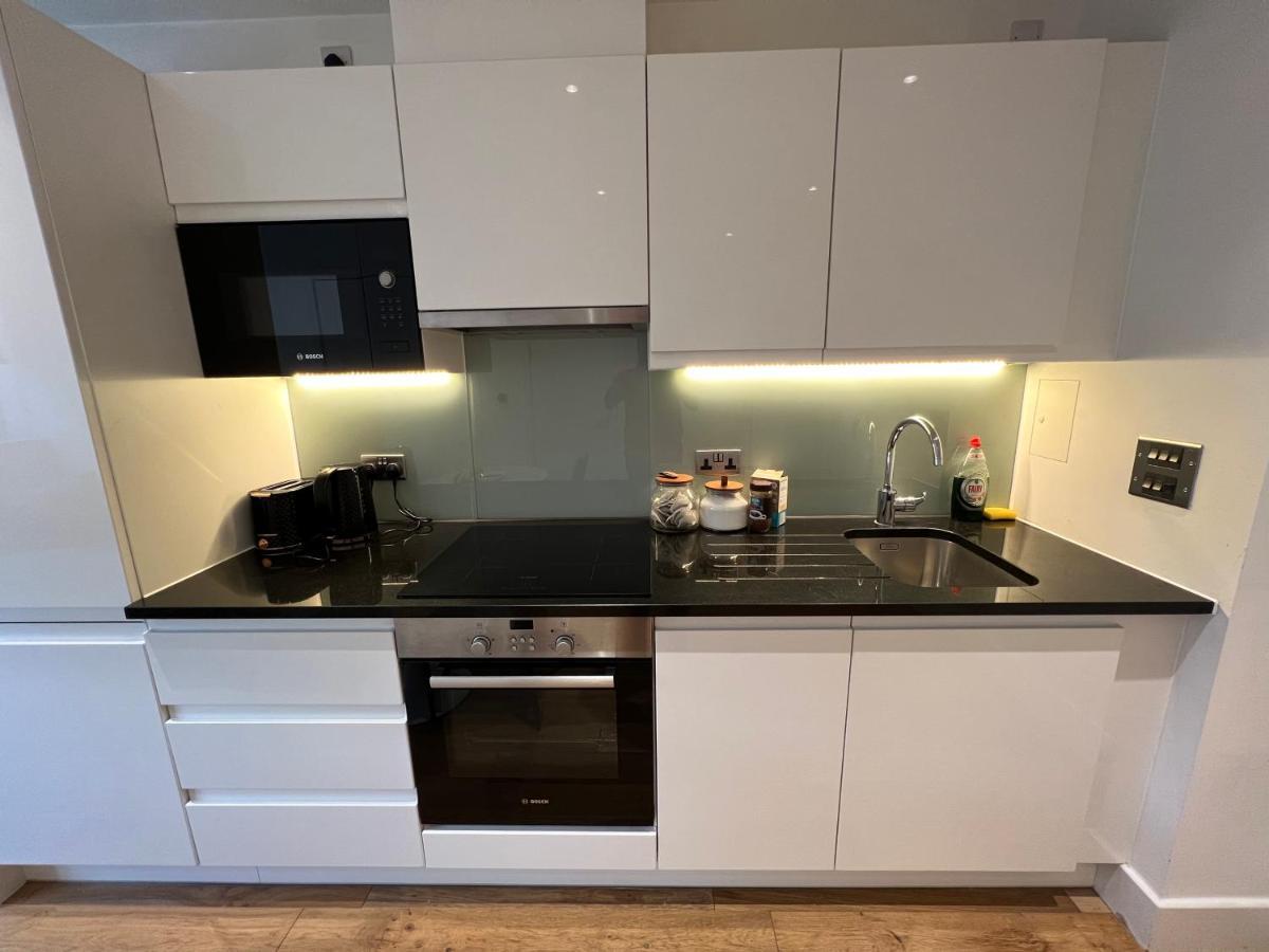 Lovely Apartment In The Centre Of Croydon Esterno foto